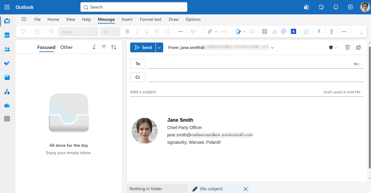 Outlook web compose window with signature automatically applied